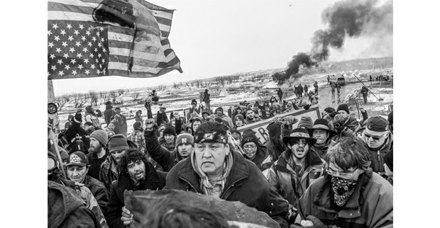 La gente abandona pacíficamente el campamento Oceti Sakowin. Cannon Ball, Dakota del Norte, febrero, 2017. Foto: Josué Rivas 