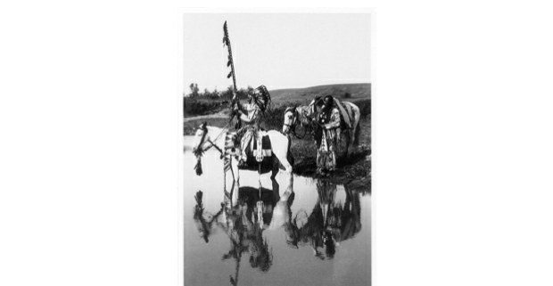 Los jefes Nitzitapi ("Persona Real") del pueblo pies-negros, Chief Duck y Chief John. Canadá, 1912. Foto: Harry Pollard