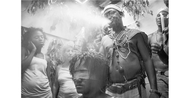 Serie sobre rituales religiosos tradicionales en Cuba. Fotos: Raúl Ortega