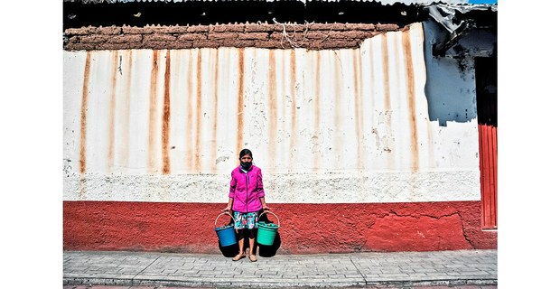 Vendedora de aguacates. Tzintzuntzan, Michoacán. Foto: Mario Olarte