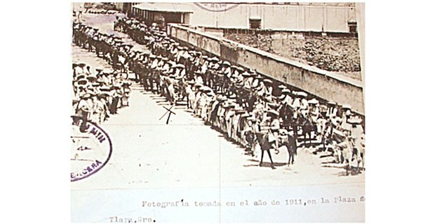 Tropa maderista toma la ciudad de Tlapa de Comonfort, Guerrero. Circa 1911. Cortesía del maestro Francisco Herrera Sipriano