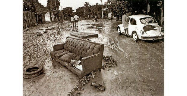 La huellas del huracán Paulina, Acapulco, Guerrero, 1997 (Un día cualquiera, Ojo de Venado). Foto: Alfredo Estrella