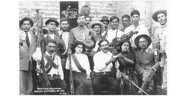 Banda musical durante la Revolución en Sinaloa, abril de 1912. Colección Miguel Tamayo, Archivo Histórico General del Estado de Sinaloa