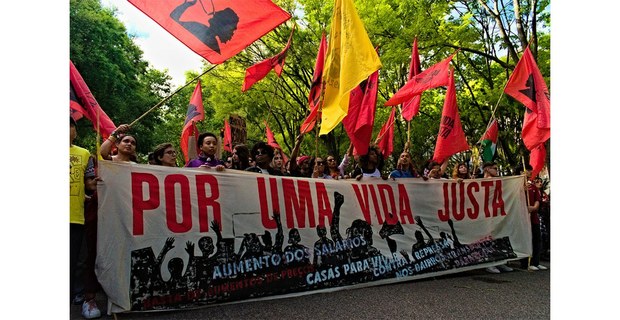 Celebración de la Revolución de los Claveles en Portugal. Foto: Rodolfo Oliveros
