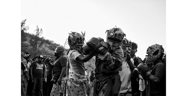 En la batalla de los Tekuanes, Acatlán, Guerrero, mayo de 2025. Foto: Mario Olarte